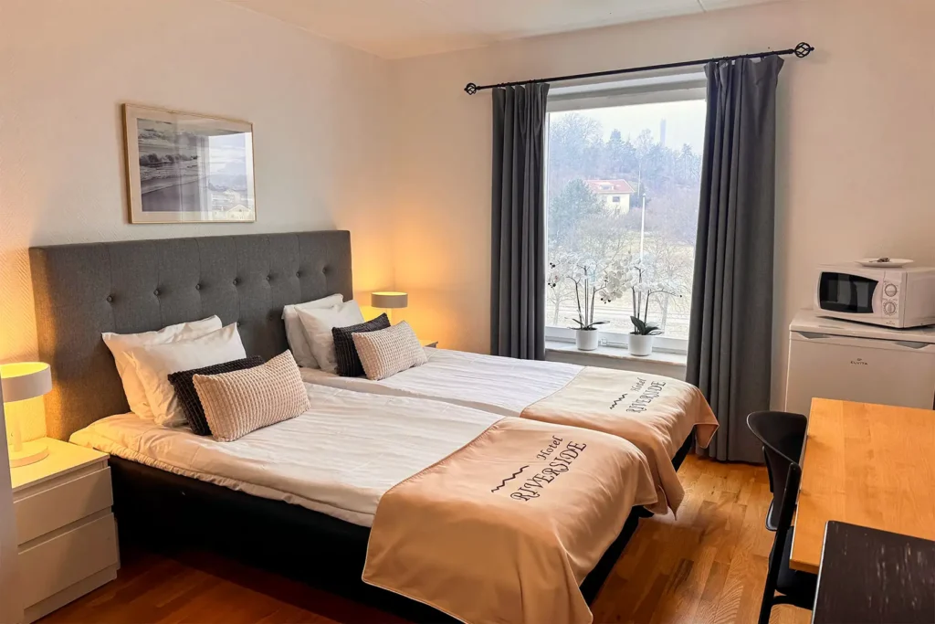 Standardrum med dubbelsäng